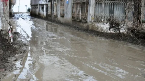 Tekirdağ'da Altınova Esnafı Bitmeyen Altyapı Çalışmalarından Şikayetçi