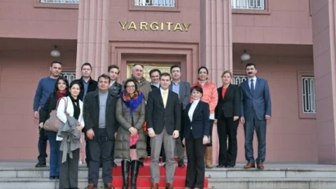 İzmir Üniversiteli Hukukçulardan Ankara Çıkarması