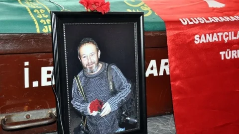 Gazeteci Sedat Peker Son Yolculuğuna Uğurlandı