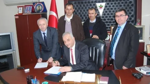 Orhaneli Belediyesi'nde Toplu Sözleşme Sevinci