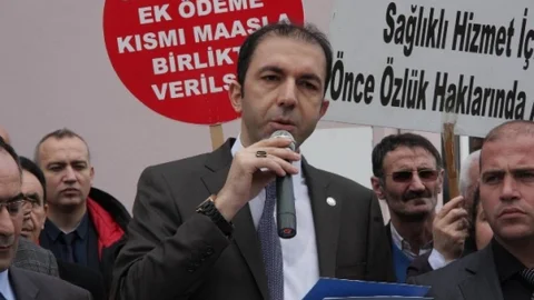 Sağlık Çalışanları Yıpranma Payı Ve Ek Ödeme İstiyor