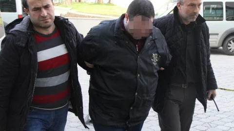 Balkondan Tırmanıp 18 Evden Altın Ve Para Çaldı