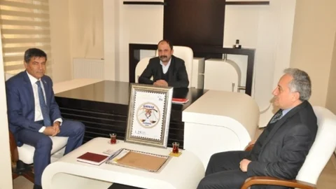 PTT Hazırladığı Kişisel Ve Kurumsal Pulları Sahiplerine Teslim Ediyor