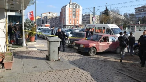 Otomobilin Lastiği Bomba Gibi Patladı 1 Yaralı