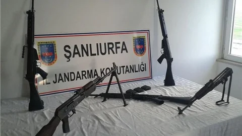 İki ilde çok sayıda silah ve mühimmat bulundu