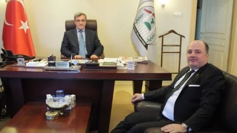 Cihan Saraç Akyazı Belediye Başkanı Akcan'ı Ziyaret Etti