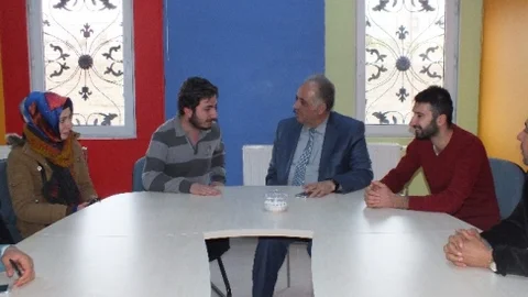 AK Parti Van Milletvekili Aday Adayı Kandaşoğlu'dan Yyü Öğrenci Konseyi'ne Ziyaret
