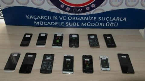 Elazığ'da Kaçak Sigara Ve Cep Telefon Operasyonu