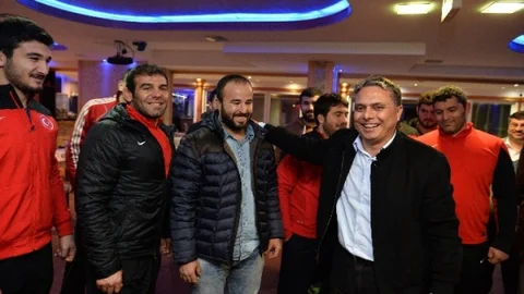 Pehlivanlara Başkan Uysal'dan Ziyaret