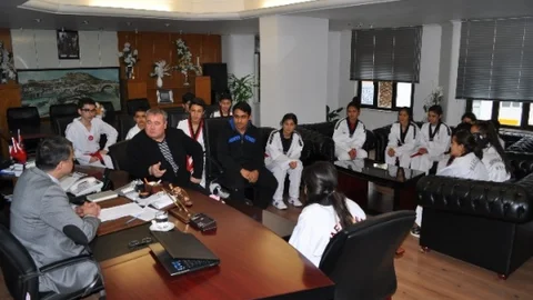 Silifkeli Tekvandoculardan Başkan Turgut'a Teşekkür