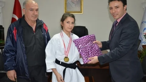 Aydınlı Meryem Karatede Grup Şampiyonu Oldu