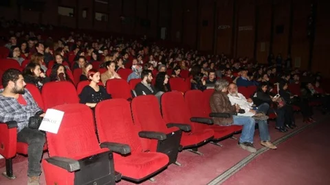 Tiyatroculardan ‘'özgecan'lar Ölmesin'' Programı