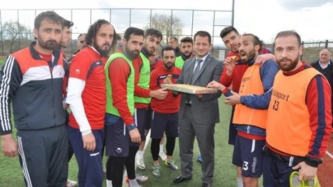 Çabuk Seçim Çalışmalarını Her Yerde Sürdürüyor