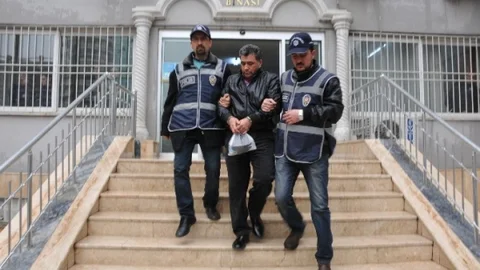 Noter Huzurunda Bile Dolandırdı