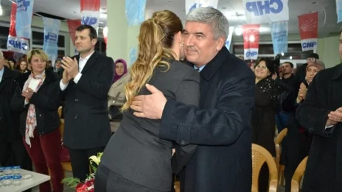 CHP'li Belediye Başkanının Kızı Milletvekilliğine Soyundu