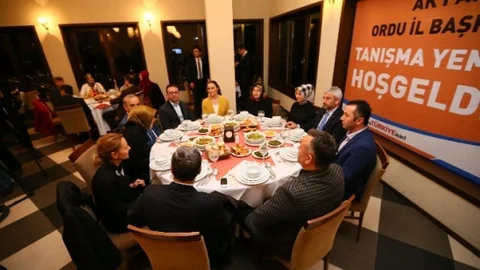 Başkan Yılmaz AK Parti İl Yönetimi İle Bir Araya Geldi