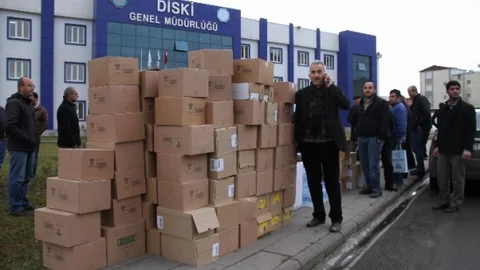 Diski'den Kobanililer İçin Mama Yardımı