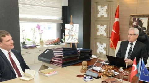 Bozbey'e Avusturya'dan Övgü