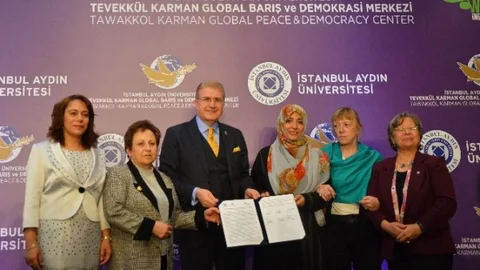 Ortadoğu'daki Kadınlar Ve Çocuklar İçin İstanbul Deklarasyonu İmzalandı