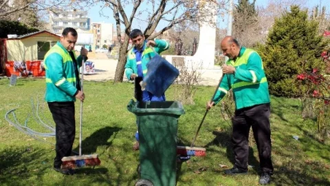 Engelli Temizlik İşçisi AK Parti'den Milletvekili Aday Adayı Oldu