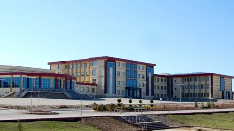 Edebiyat Fakültesi Yeni Binasında