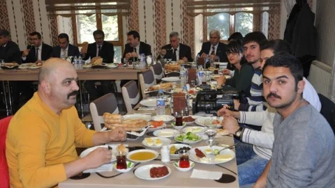 Milli Eğitim Müdürü Basın Mensuplarıyla Kahvaltıda Buluştu