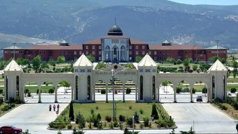 Adaylardan YÖK Üyesi Çavuşoğlu Ve Hatipoğlu'na Sert Tepki
