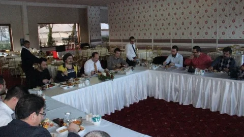 Edirne Basın Kulübü Üyeleri Belediye Başkanı Gürkan'la Kahvaltıda Bir Araya Geldi