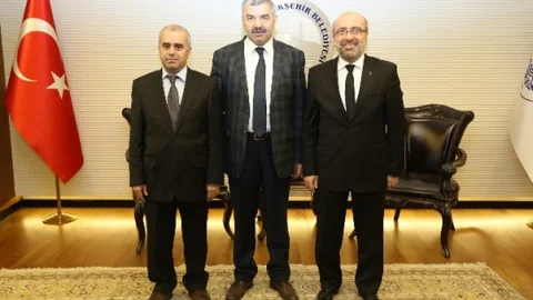 Büyükşehir Belediye Başkanı Çelik'e Tebrik Ziyaretleri Sürüyor