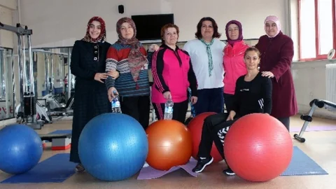 Gümüşhane'de Ev Kadınları Pilates'le Zayıflayacak