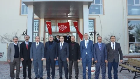 Taha Özhan Yeşilyurt Belediyesini Ziyaret Etti