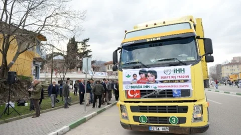 Bursa'dan Suriye'ye 5 Tir Dolusu Yardım Malzemesi Gönderildi