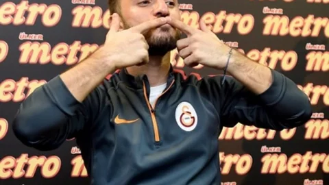 Galatasaraylı Futbolculardan Uzaya Şampiyonluk Mesajı