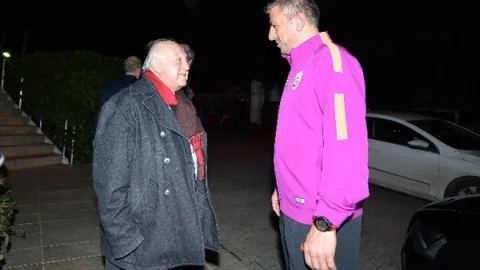 Yarsuvat Futbolcularla Yemekte Buluştu