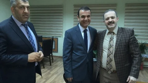 AK Parti Van Milletvekili Aday Adayı Kızıltaş Tuşba Belediye Başkanı Özgökçeyi Ziyaret Etti