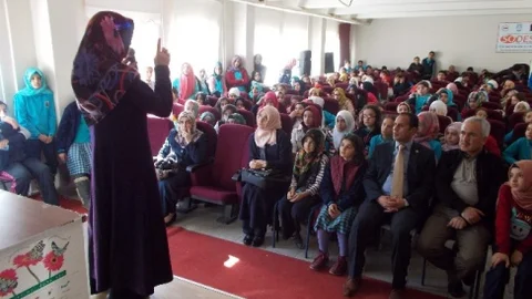 Yazar Nehir Aydın Gökduman'dan Öğrencilere Seminer