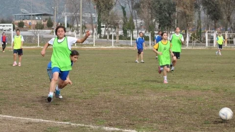Başkan Kale'den Bayan Futbol Takımına Ziyaret