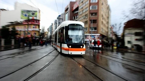 Estram Bir Yılda Polonya Nüfusu Kadar Kişiyi Yolcu Etti