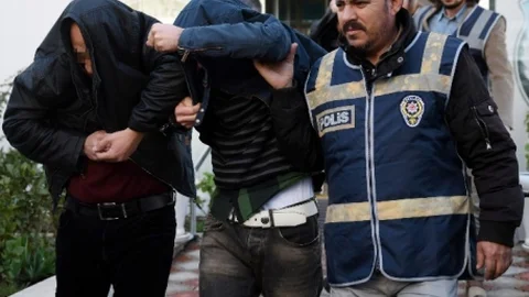 Antalya'da Fuhuşa Aracılık Eden 11 Şüpheli Adliyeye Sevk Edildi