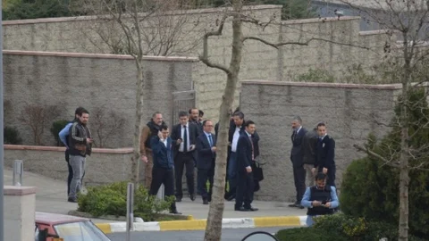 ABD Konsolosluğu'nda Canlı Bomba Paniği