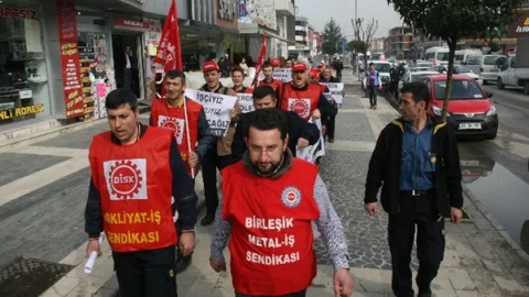 Nakliye İş Sendikası'na Bağlı PTT Çalışanları Tepkili