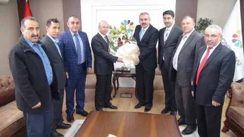 Hizmet-Iş Sendikasından Başkan Çolakbayrakdar'a Hayırlı Olsun Ziyareti