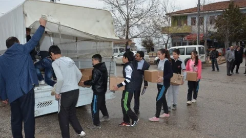 Şahnahanlı Minik Öğrencilerden Türkiye'ye Örnek Davranış