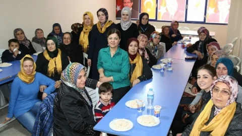 Ak Kadınlardan Şehitler İçin Pilav