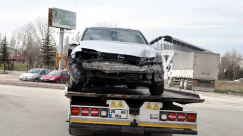 Öğrenci Servisiyle Otomobil Çarpıştı 10 Yaralı