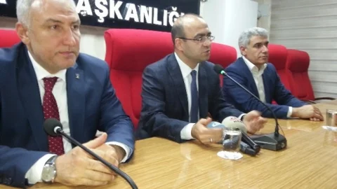 Taha Özhan AK Parti'de Teşkilat İle Tanıştı