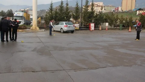 Benzinlikte Pompalı Tüfekle Vuruldu
