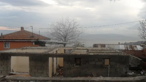 Topçular'daki Eski Yapı Yıkıldı