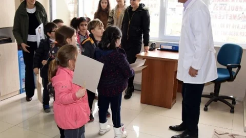 Minik Öğrenciler Doktorluğu Öğrendi