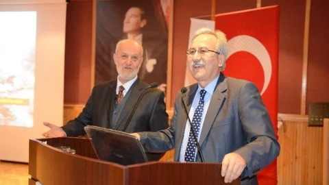 Prof. Dr. Karagözoğlu “Akıllı Telefonları Akıllı Kullanmak Lazım''